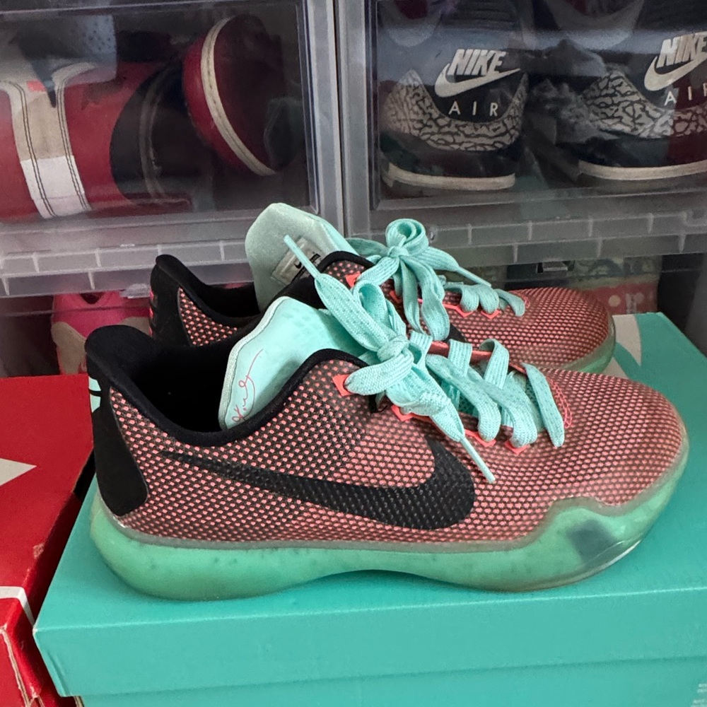 👟 Nike Kobe 10 “Easter” – Youth Size 4.5Y – Rare Colorway 🐣